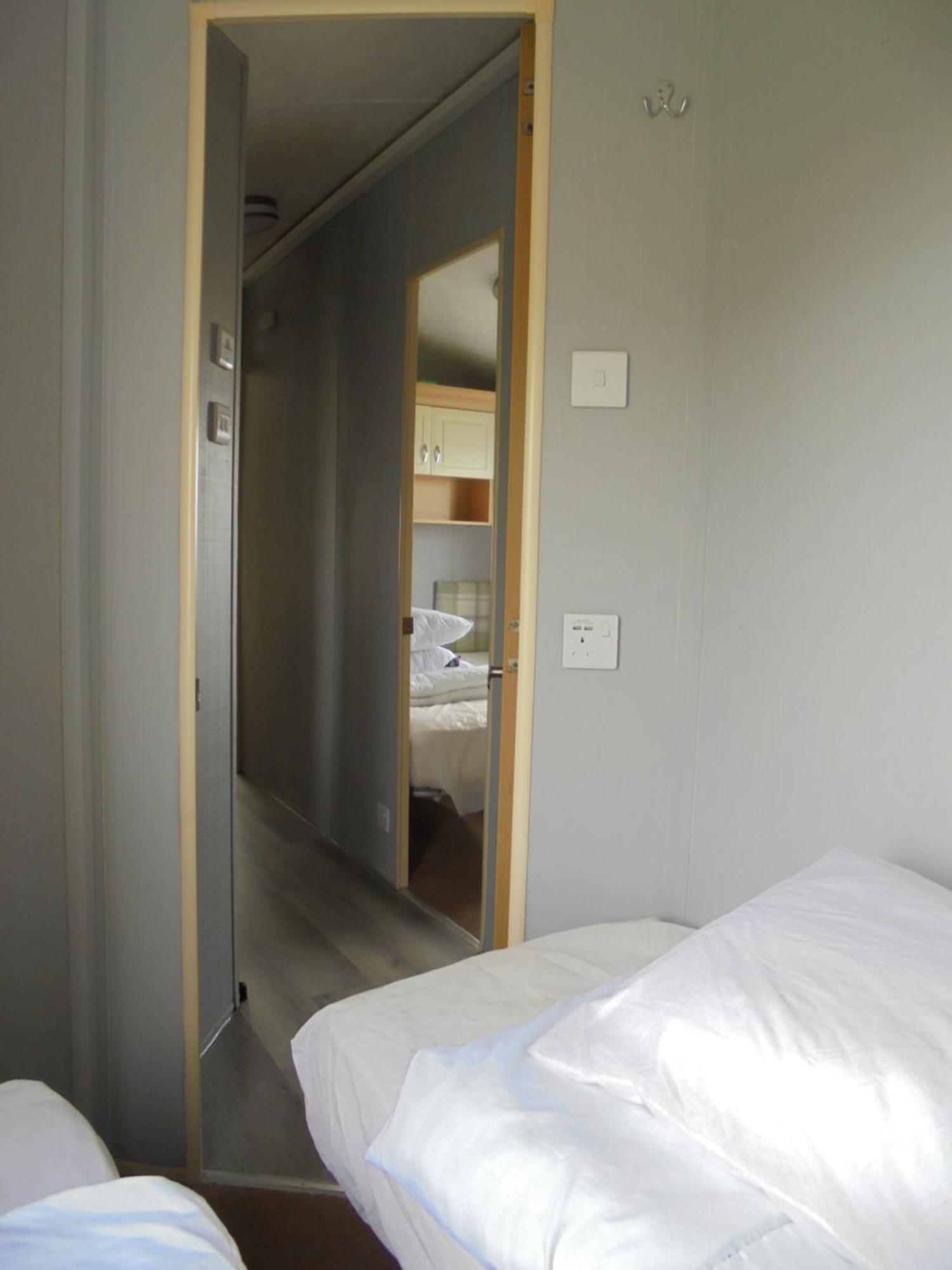 8 Berth On The Chase Hotel Ingoldmells Bagian luar foto